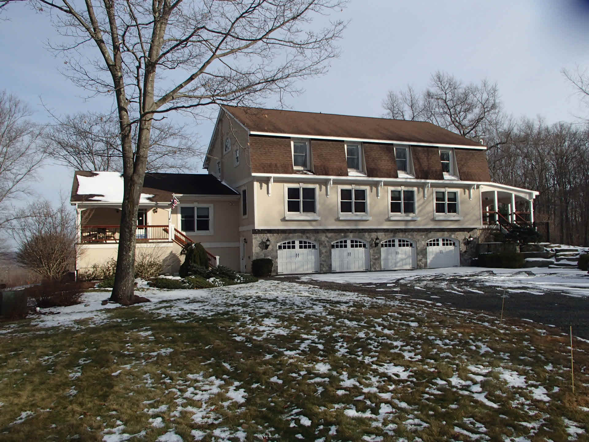 Building photograph for 8 SUNRISE LN